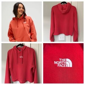 The North Face Women's
Evolution Hi-Lo Hoodie Size
Medium Crop Burnt Red
